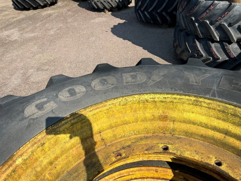 Goodyear 20,8R42 till John Deere - Pneu para Máquina agrícola: foto 3 Goodyear 20,8R42 till John Deere - Pneu para Máquina agrícola: foto 3