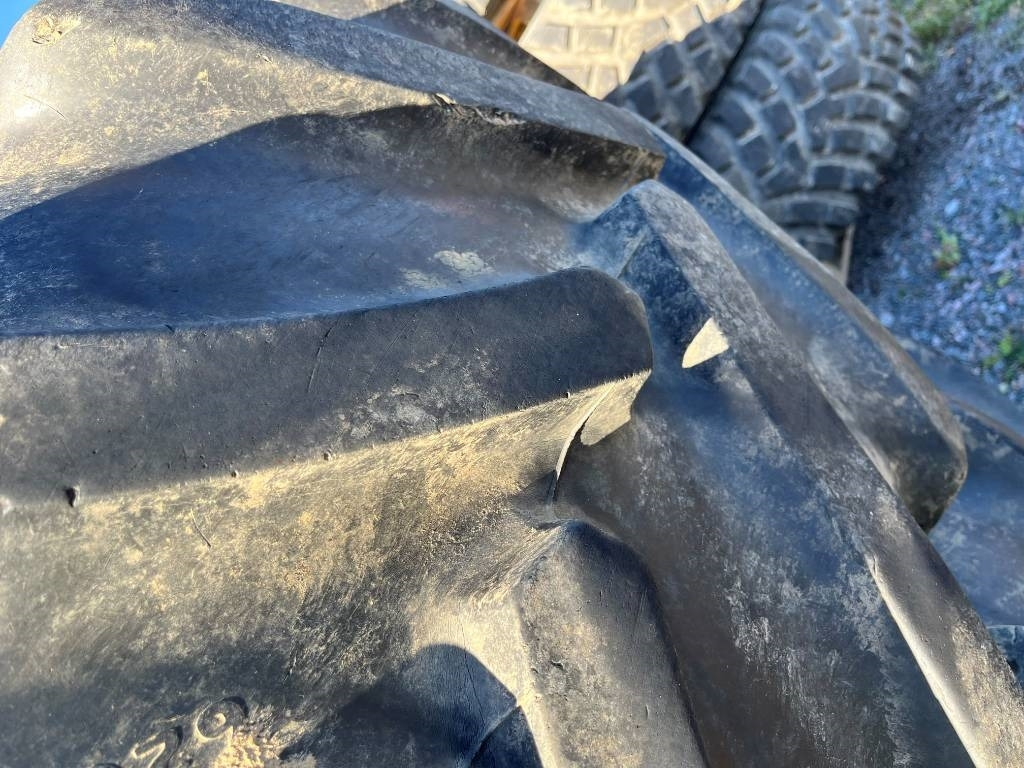 Goodyear 620/70R42 till New Holland / Ford 8670 - Pneu para Máquina agrícola: foto 3 Goodyear 620/70R42 till New Holland / Ford 8670 - Pneu para Máquina agrícola: foto 3