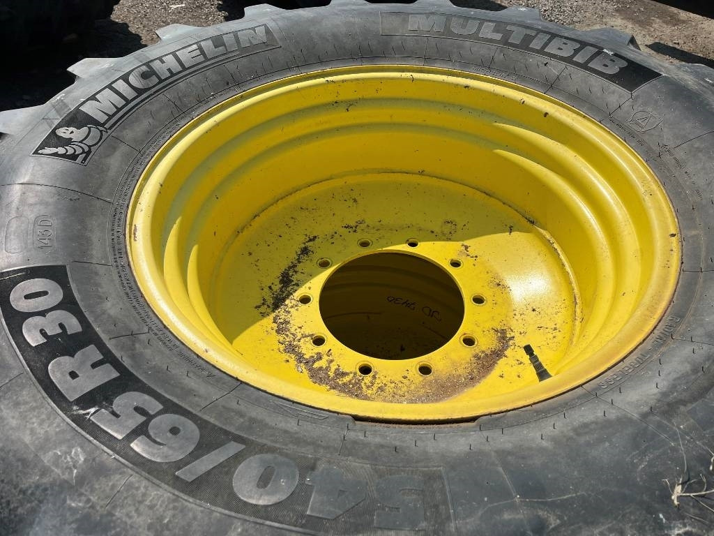 Michelin 540/65R30 till John Deere 7430 - Pneu para Máquina agrícola: foto 4 Michelin 540/65R30 till John Deere 7430 - Pneu para Máquina agrícola: foto 4