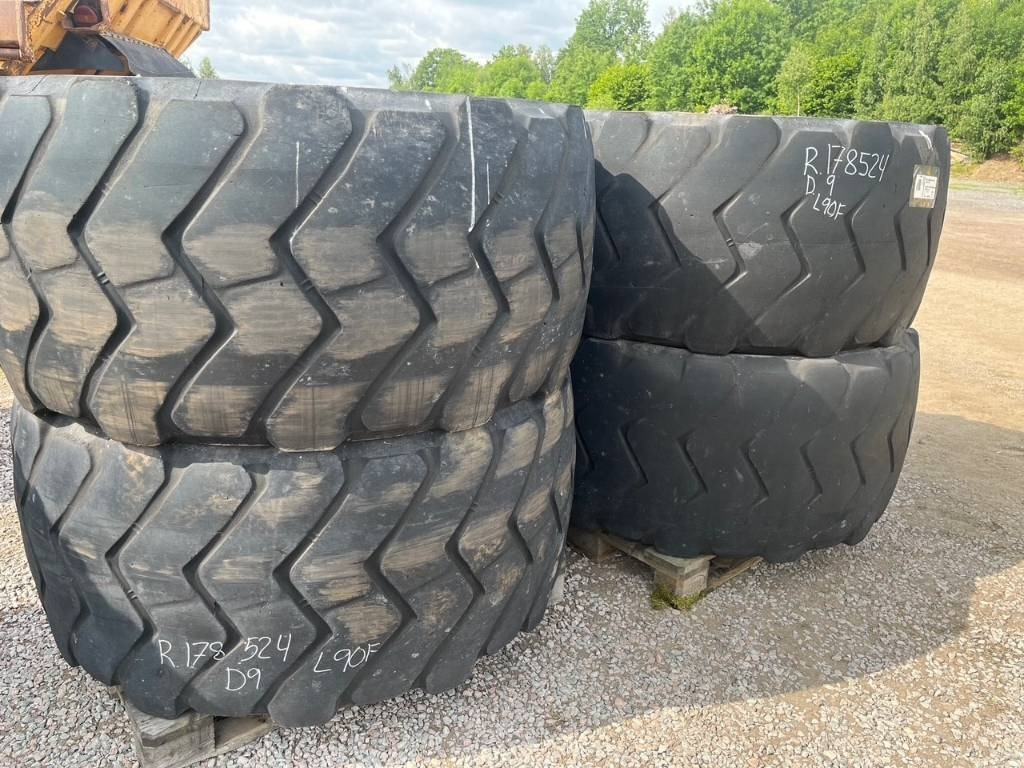 Michelin 650/65R25 Volvo L90 E , F , G , H - Roda completa: foto 1 Michelin 650/65R25 Volvo L90 E , F , G , H - Roda completa: foto 1