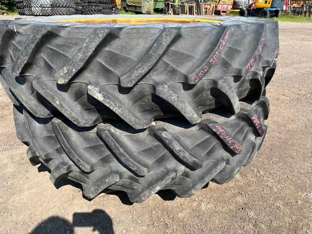 Pirelli 14,9R38 till John Deere - Pneu para Máquina agrícola: foto 1 Pirelli 14,9R38 till John Deere - Pneu para Máquina agrícola: foto 1