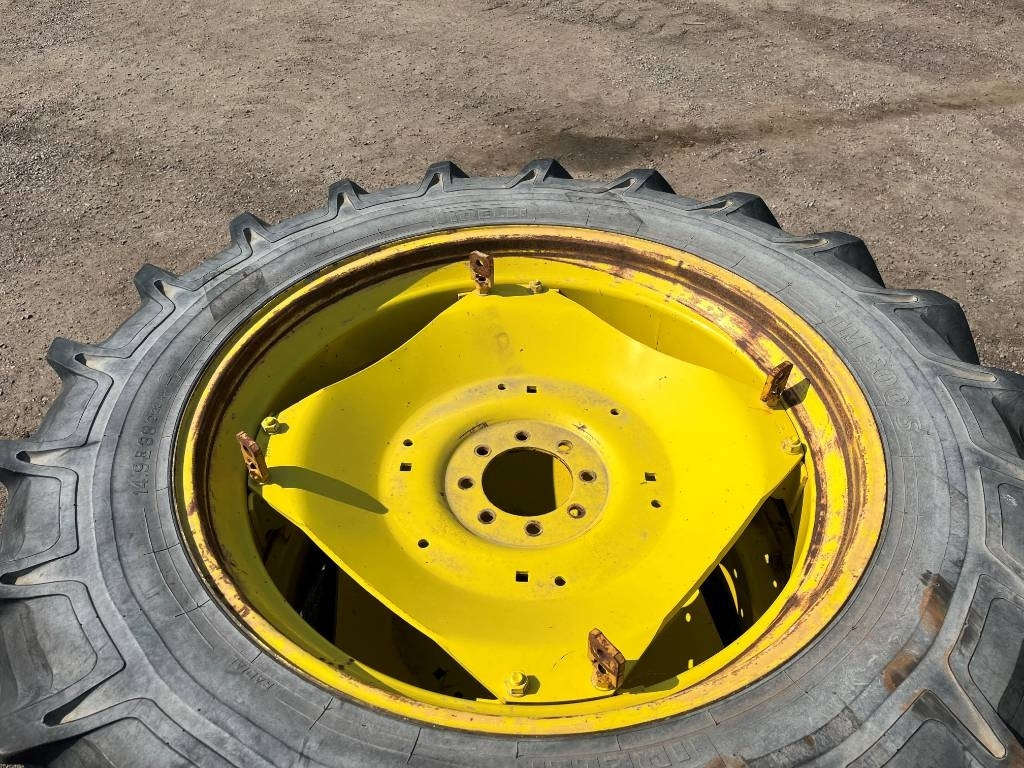 Pirelli 14,9R38 till John Deere - Pneu para Máquina agrícola: foto 4 Pirelli 14,9R38 till John Deere - Pneu para Máquina agrícola: foto 4
