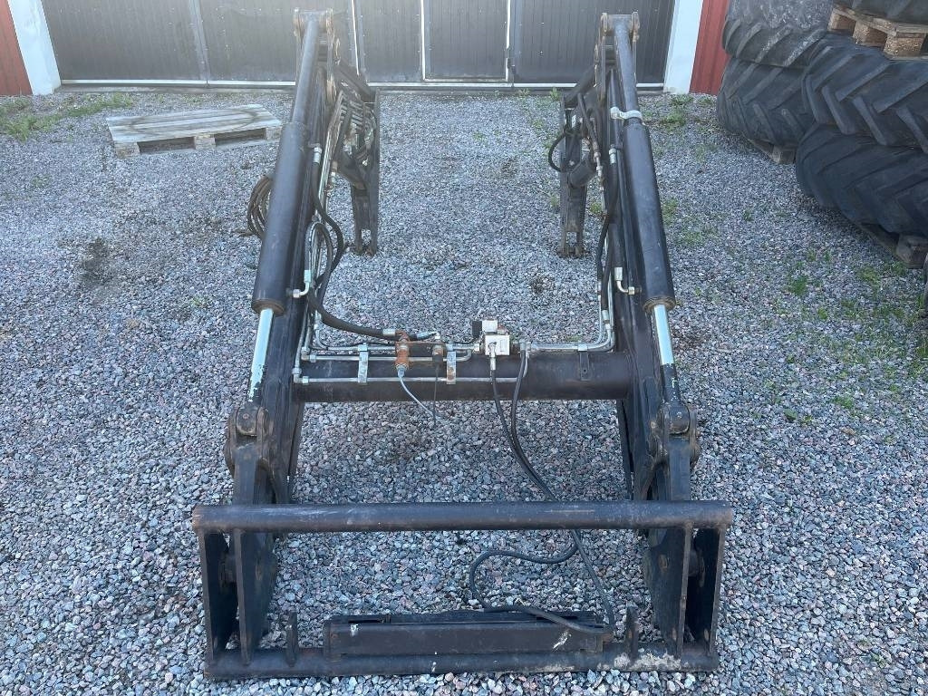 Trima 460 B Defekt - Carregador frontal para o trator: foto 2 Trima 460 B Defekt - Carregador frontal para o trator: foto 2