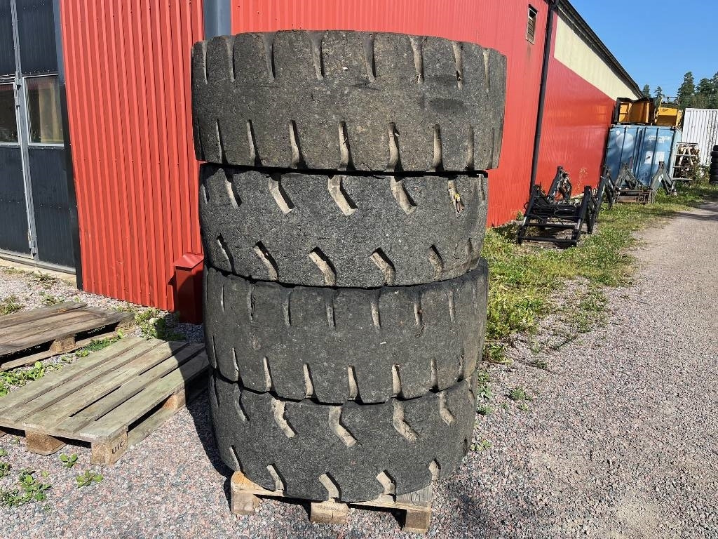 Volvo L50E D C B Wheels Solids / Punkteringsfria 17,5-25 - Pneu para Máquina de construção: foto 2 Volvo L50E D C B Wheels Solids / Punkteringsfria 17,5-25 - Pneu para Máquina de construção: foto 2