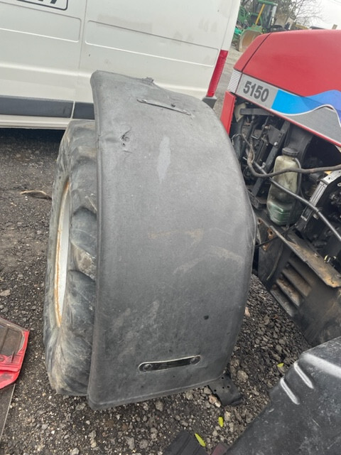 Case 5110-5150 błotniki stelaźe części - Para-lama para Máquina agrícola: foto 1 Case 5110-5150 błotniki stelaźe części - Para-lama para Máquina agrícola: foto 1