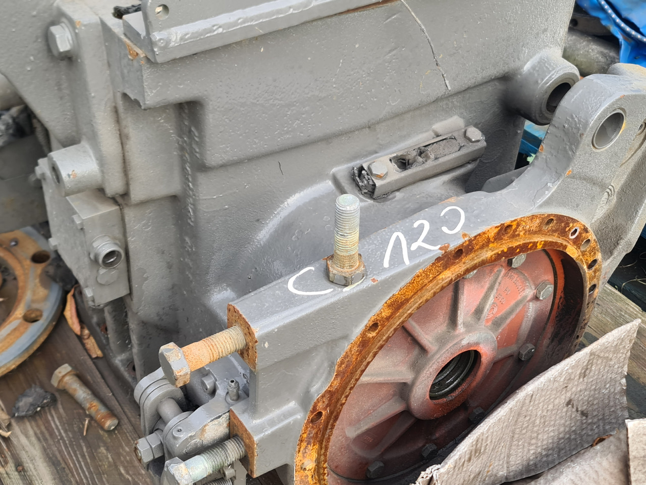 Case CS120 CS 120 Obudowa Centralna Mostu WOM Dyfer Dyferencjał Szyna 1331003301099EHW - Eixo e peças para Máquina agrícola: foto 2 Case CS120 CS 120 Obudowa Centralna Mostu WOM Dyfer Dyferencjał Szyna 1331003301099EHW - Eixo e peças para Máquina agrícola: foto 2