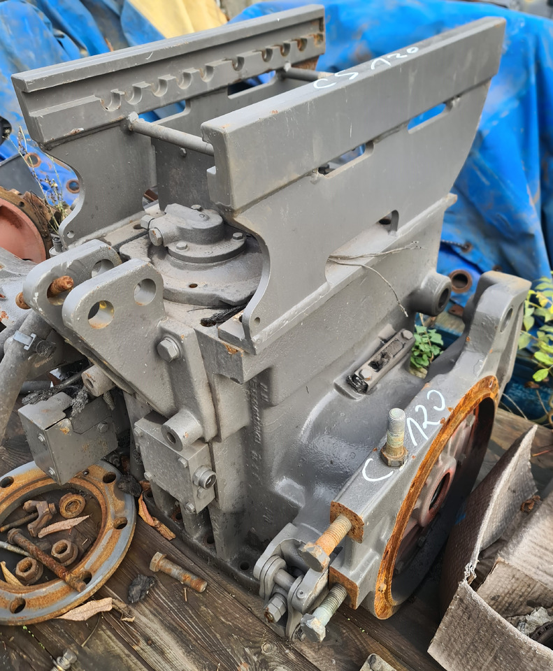 Case CS120 CS 120 Obudowa Centralna Mostu WOM Dyfer Dyferencjał Szyna 1331003301099EHW - Eixo e peças para Máquina agrícola: foto 1 Case CS120 CS 120 Obudowa Centralna Mostu WOM Dyfer Dyferencjał Szyna 1331003301099EHW - Eixo e peças para Máquina agrícola: foto 1