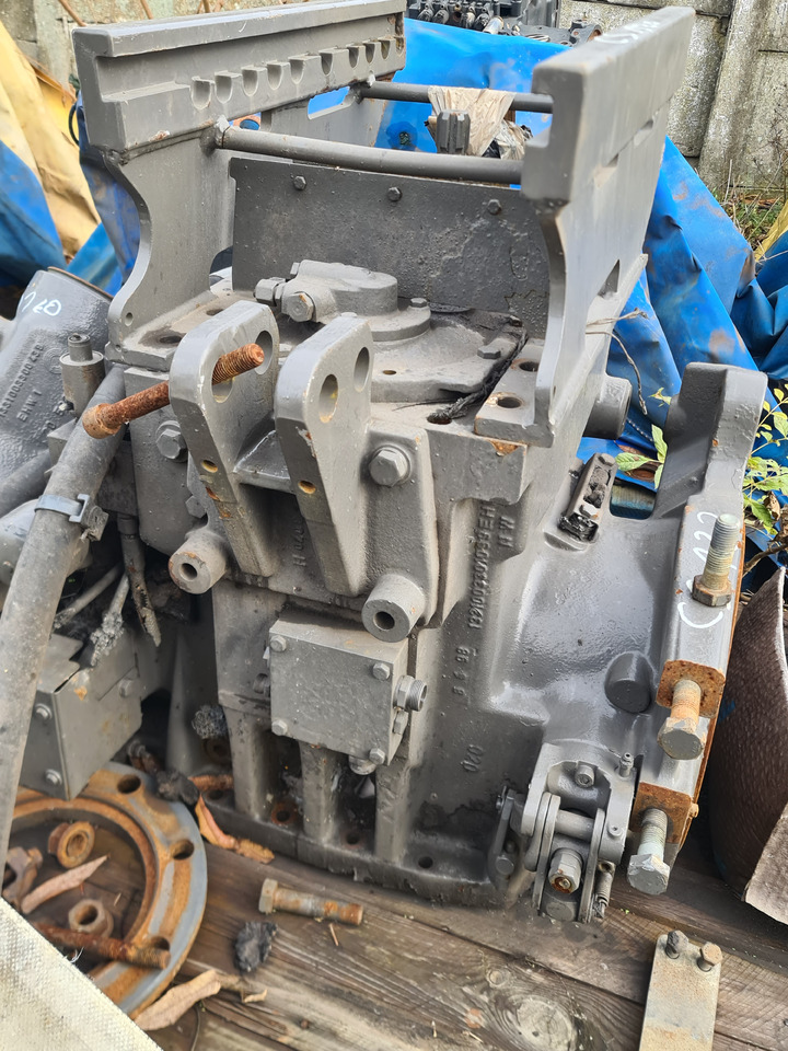 Case CS120 CS 120 Obudowa Centralna Mostu WOM Dyfer Dyferencjał Szyna 1331003301099EHW - Eixo e peças para Máquina agrícola: foto 4 Case CS120 CS 120 Obudowa Centralna Mostu WOM Dyfer Dyferencjał Szyna 1331003301099EHW - Eixo e peças para Máquina agrícola: foto 4