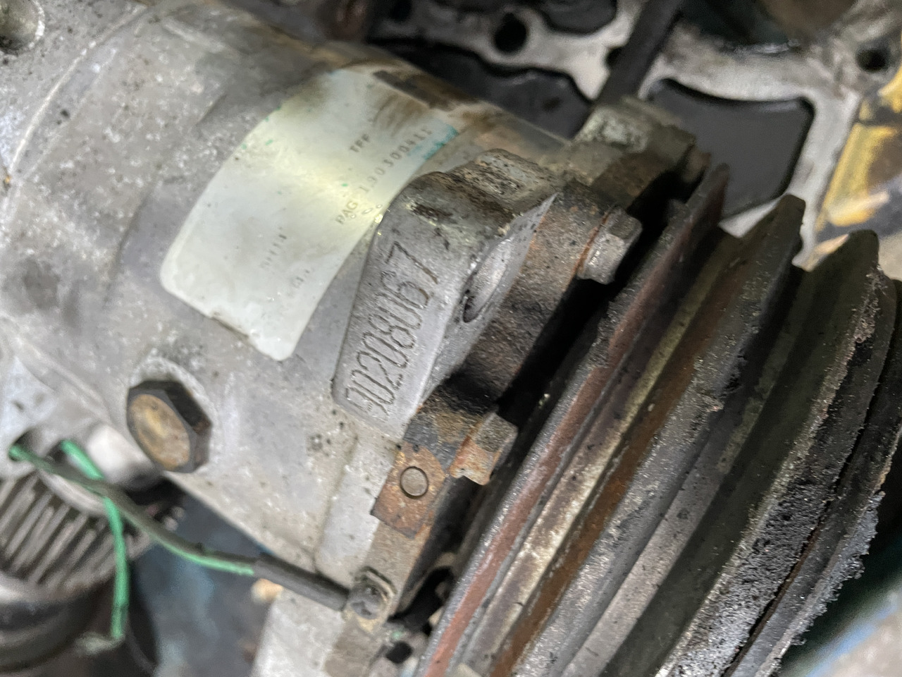 Caterpillar Cat Perkins 1106D C6.6 - spręźarka klimatyzacji - Compressor de ar condicionado para Máquina de construção: foto 1 Caterpillar Cat Perkins 1106D C6.6 - spręźarka klimatyzacji - Compressor de ar condicionado para Máquina de construção: foto 1