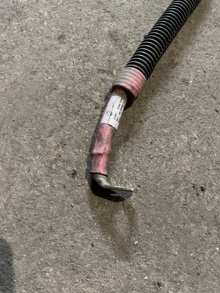 Claas Arion 550-520 650-620 - kabel przewód eletryczny alternator - rozrusznik 0021505462 - Cables/ Wire harness para Trator: foto 2 Claas Arion 550-520 650-620 - kabel przewód eletryczny alternator - rozrusznik 0021505462 - Cables/ Wire harness para Trator: foto 2