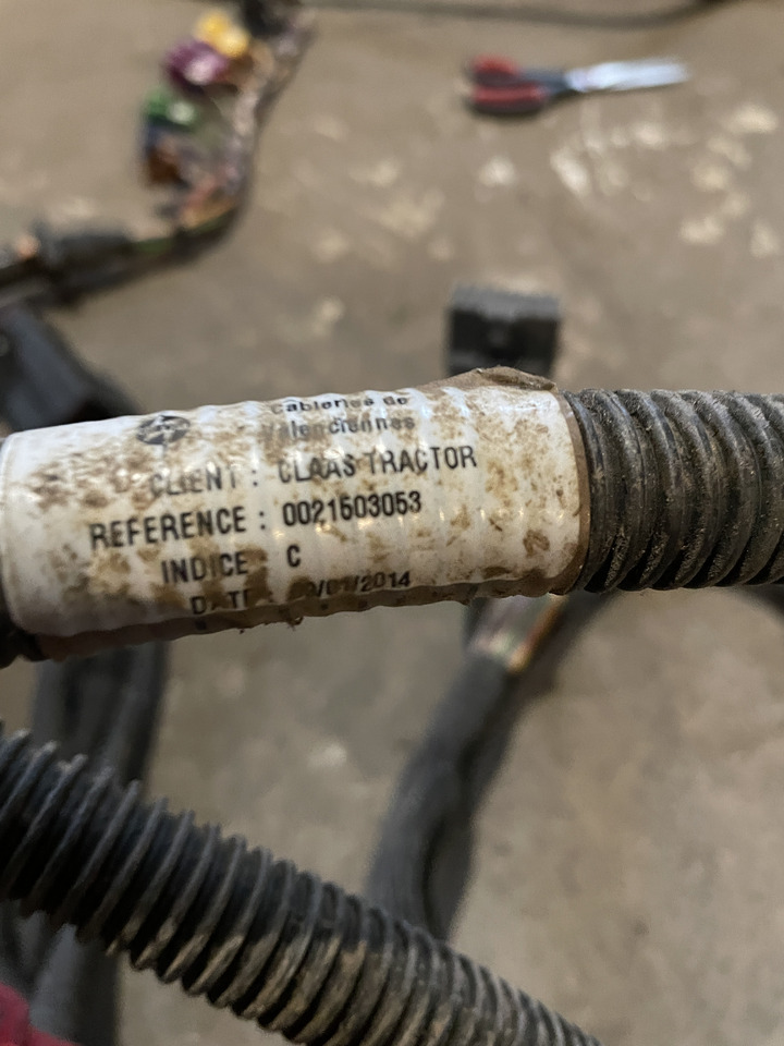 Claas Arion 550-520 650-620 - kabel wiązka elektryczna 0021503053 - Cables/ Wire harness para Trator: foto 2 Claas Arion 550-520 650-620 - kabel wiązka elektryczna 0021503053 - Cables/ Wire harness para Trator: foto 2