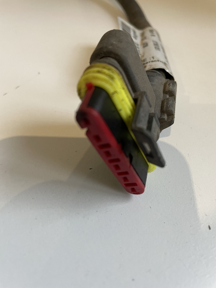 Claas Arion 550-520 650-620 - kabel wiązka elektryczna 0021581051 - Cables/ Wire harness para Trator: foto 2 Claas Arion 550-520 650-620 - kabel wiązka elektryczna 0021581051 - Cables/ Wire harness para Trator: foto 2