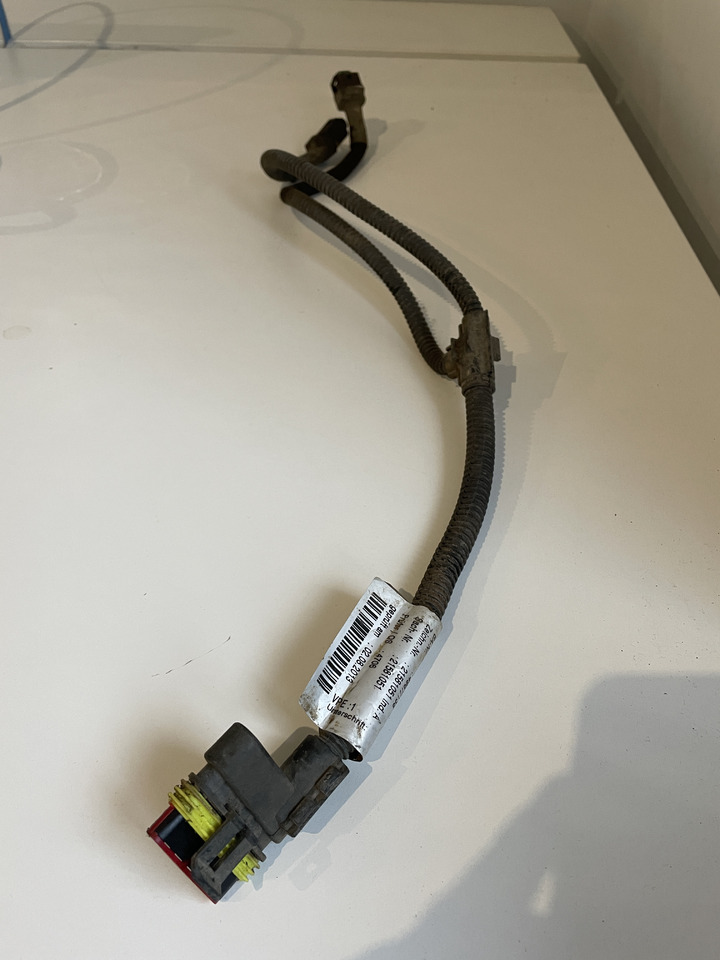 Claas Arion 550-520 650-620 - kabel wiązka elektryczna 0021581051 - Cables/ Wire harness para Trator: foto 1 Claas Arion 550-520 650-620 - kabel wiązka elektryczna 0021581051 - Cables/ Wire harness para Trator: foto 1