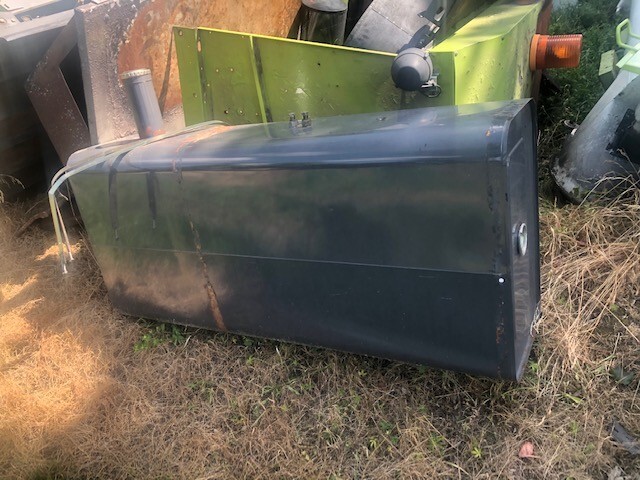 Claas Dominator | Mega - Zbiornik Paliwa - Tanque de combustível para Ceifeira debulhadora: foto 1 Claas Dominator | Mega - Zbiornik Paliwa - Tanque de combustível para Ceifeira debulhadora: foto 1