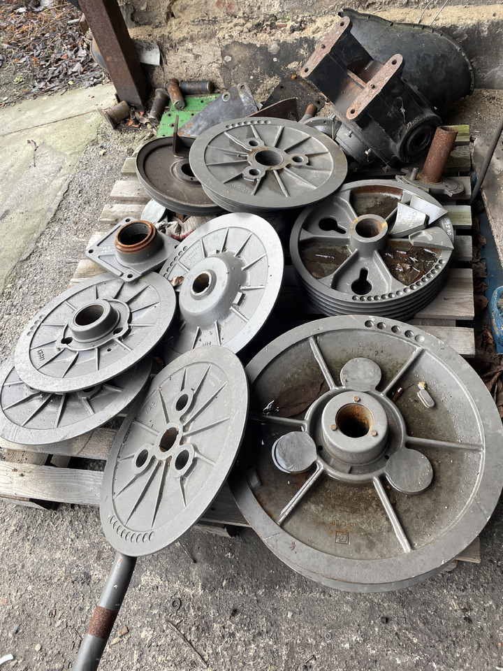 Claas Lexion 540 - koło koła pasowe - Peças de material rodante para Ceifeira debulhadora: foto 1 Claas Lexion 540 - koło koła pasowe - Peças de material rodante para Ceifeira debulhadora: foto 1