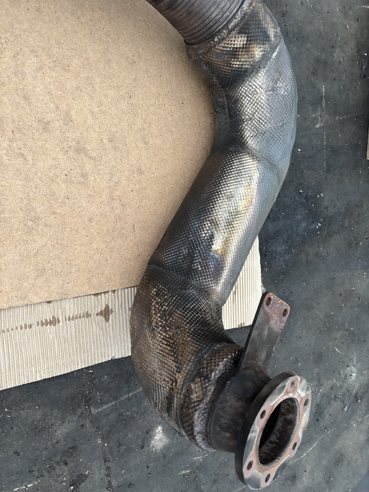 Claas Lexion 780 Rura Wydechowa Wydech EXHAUST PIPE ISO 0007804091 00 07819781 - Tubo de escape para Ceifeira debulhadora: foto 5 Claas Lexion 780 Rura Wydechowa Wydech EXHAUST PIPE ISO 0007804091 00 07819781 - Tubo de escape para Ceifeira debulhadora: foto 5