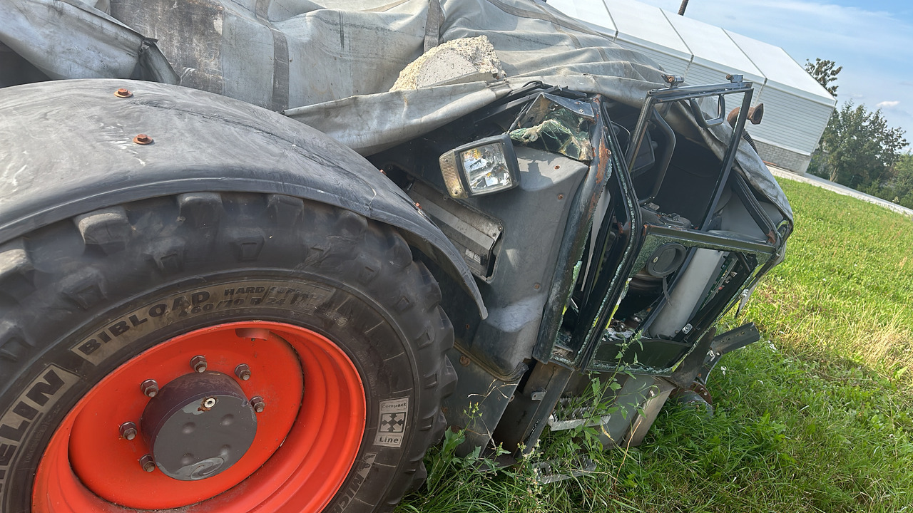 Claas Scorpion 732 części zwolnica zwrotnica Piasta koła most silnik skrzynia kabina inne - Manga de eixo para Máquina agrícola: foto 3 Claas Scorpion 732 części zwolnica zwrotnica Piasta koła most silnik skrzynia kabina inne - Manga de eixo para Máquina agrícola: foto 3