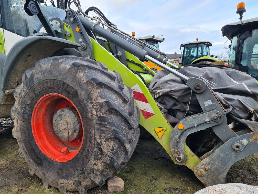 Claas Torion 1410 - części most skrzynia zwolnica zwrotnica kabina - Comando final para Máquina agrícola: foto 4 Claas Torion 1410 - części most skrzynia zwolnica zwrotnica kabina - Comando final para Máquina agrícola: foto 4