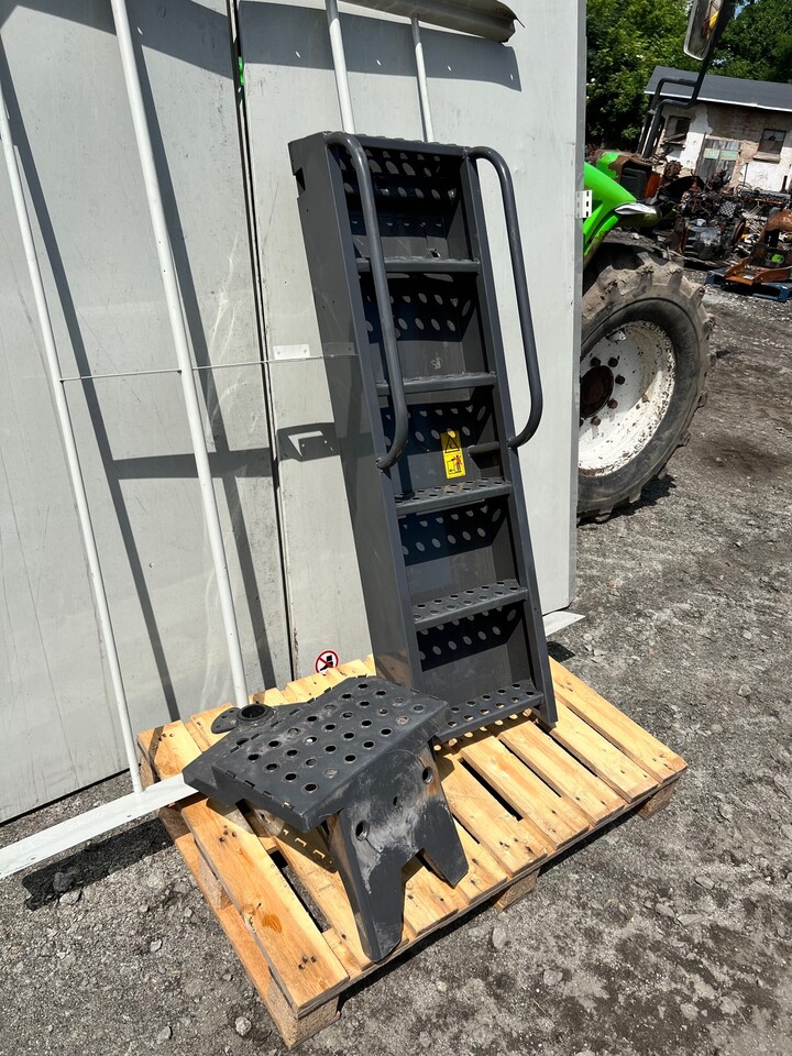 Claas Trion Drabinka 0027073144 - Estribo para Máquina agrícola: foto 5 Claas Trion Drabinka 0027073144 - Estribo para Máquina agrícola: foto 5