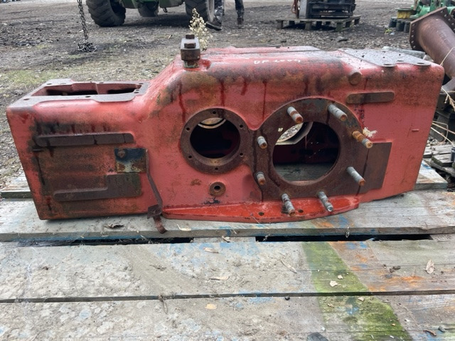 Deutz Fahr 2004 - Obudowa Tylnego Mostu | Obudowa Skrzyni Biegów - Eixo e peças para Máquina agrícola: foto 2 Deutz Fahr 2004 - Obudowa Tylnego Mostu | Obudowa Skrzyni Biegów - Eixo e peças para Máquina agrícola: foto 2