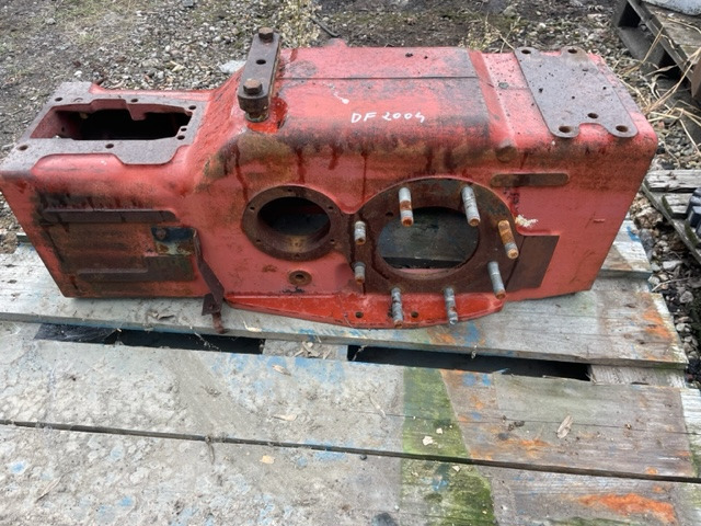 Deutz Fahr 2004 - Obudowa Tylnego Mostu | Obudowa Skrzyni Biegów - Eixo e peças para Máquina agrícola: foto 1 Deutz Fahr 2004 - Obudowa Tylnego Mostu | Obudowa Skrzyni Biegów - Eixo e peças para Máquina agrícola: foto 1