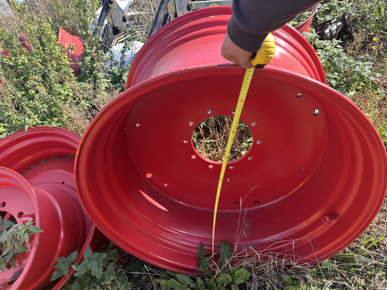 Felga 23x38 fendt claas - Jante para Máquina agrícola: foto 2 Felga 23x38 fendt claas - Jante para Máquina agrícola: foto 2