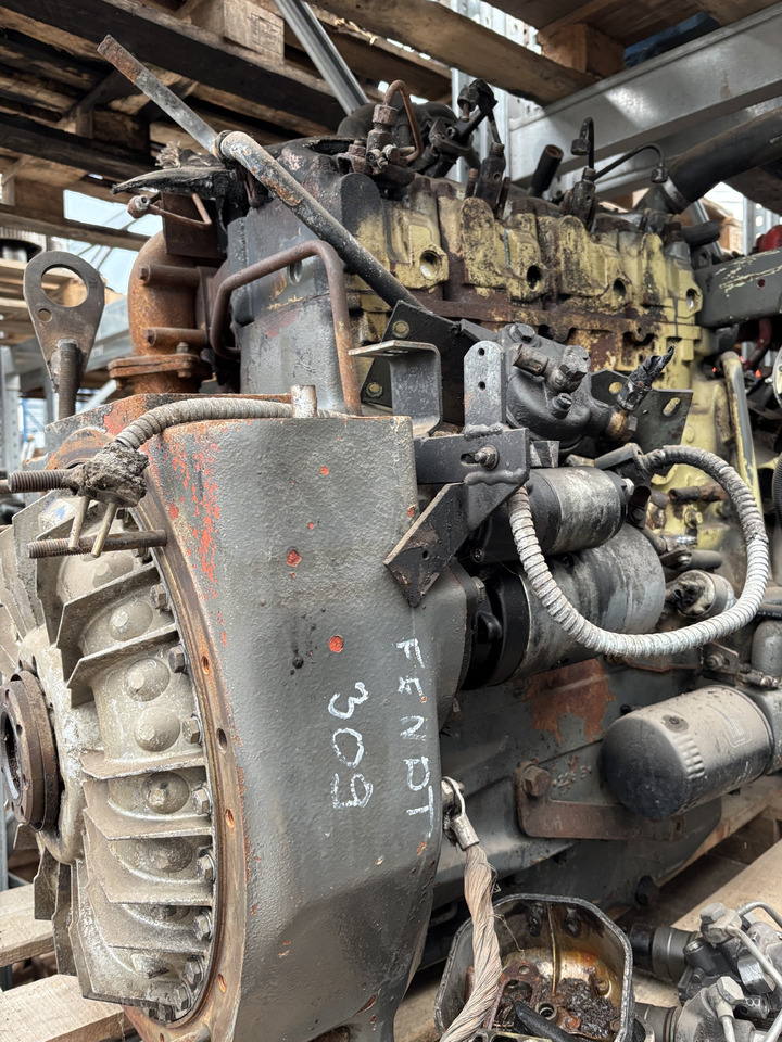 Fendt 309 Deutz TD226-B4 MWM Silnik Blok Pokrywa Obudowa Koło Zamachowe Miska Olejowa CZĘŚCI - Volante do motor para Máquina agrícola: foto 2 Fendt 309 Deutz TD226-B4 MWM Silnik Blok Pokrywa Obudowa Koło Zamachowe Miska Olejowa CZĘŚCI - Volante do motor para Máquina agrícola: foto 2