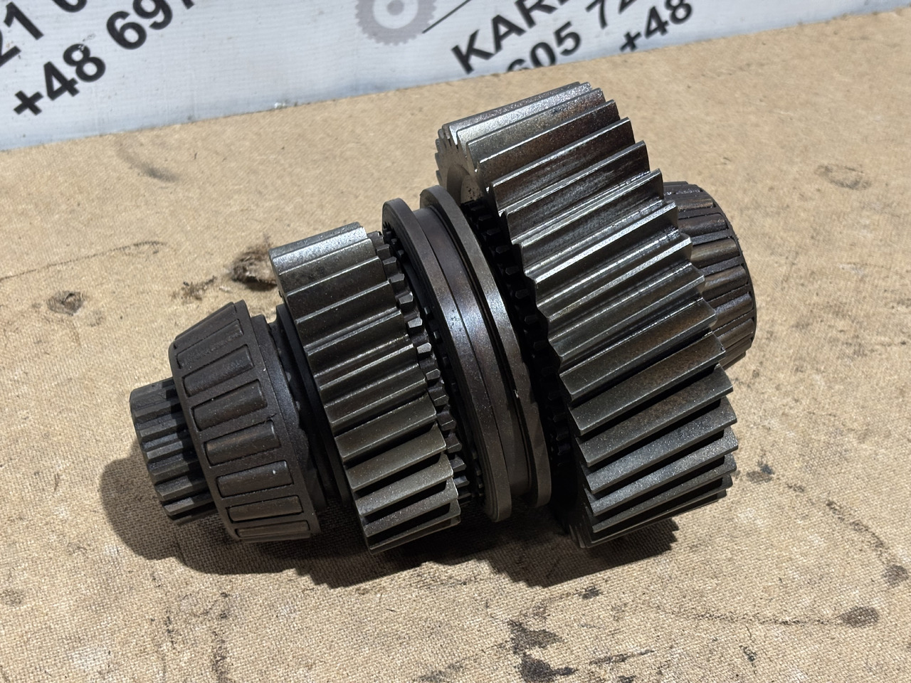 Fendt AGCO 920 924 926 930 Skrzynia Biegów Tryb Koło Zębate Zębatka CZĘŚĆI M934100082040 - Caixa de velocidade para Máquina agrícola: foto 1 Fendt AGCO 920 924 926 930 Skrzynia Biegów Tryb Koło Zębate Zębatka CZĘŚĆI M934100082040 - Caixa de velocidade para Máquina agrícola: foto 1