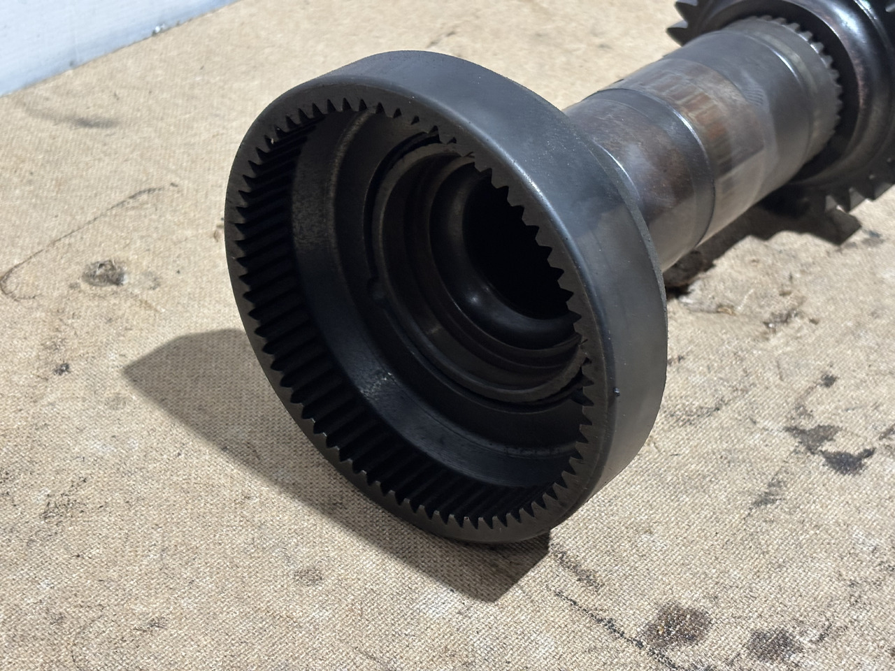 Fendt AGCO 920 924 926 930 Skrzynia Biegów Wał Wałek CZĘŚĆI M934100082040 - Caixa de velocidade para Máquina agrícola: foto 2 Fendt AGCO 920 924 926 930 Skrzynia Biegów Wał Wałek CZĘŚĆI M934100082040 - Caixa de velocidade para Máquina agrícola: foto 2