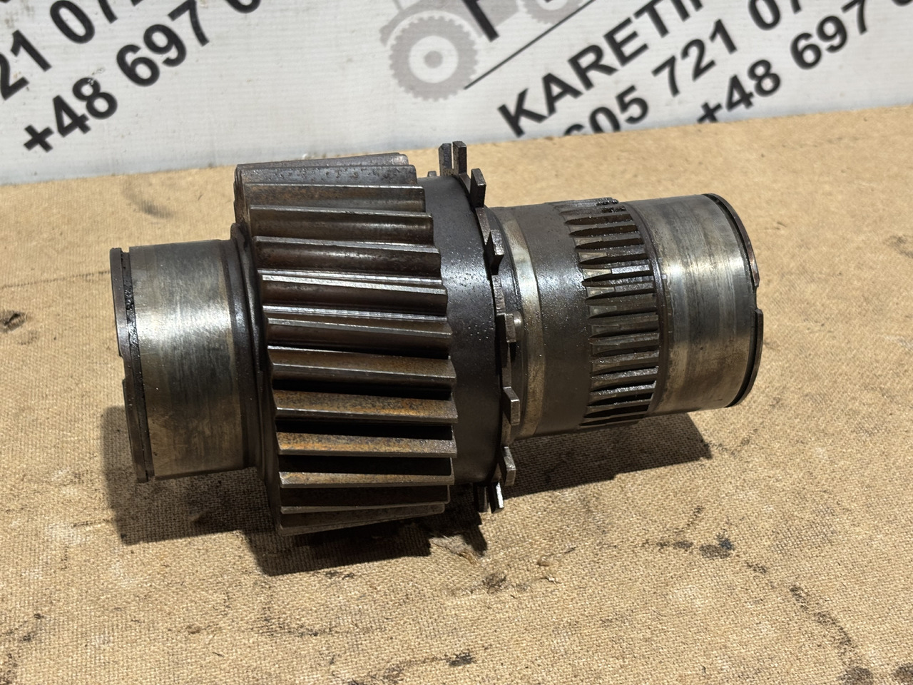 Fendt AGCO 920 924 926 930 Skrzynia Biegów Wał Wałek Tryb CZĘŚĆI M934100082040 - Caixa de velocidade para Máquina agrícola: foto 1 Fendt AGCO 920 924 926 930 Skrzynia Biegów Wał Wałek Tryb CZĘŚĆI M934100082040 - Caixa de velocidade para Máquina agrícola: foto 1