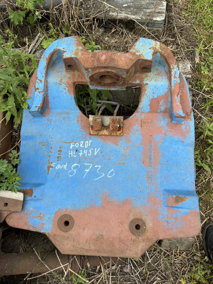 Ford TW10 TW20 TW30 8730 - support osi przedniej 9625687 E1NN3A042HB - Eixo dianteiro: foto 1 Ford TW10 TW20 TW30 8730 - support osi przedniej 9625687 E1NN3A042HB - Eixo dianteiro: foto 1