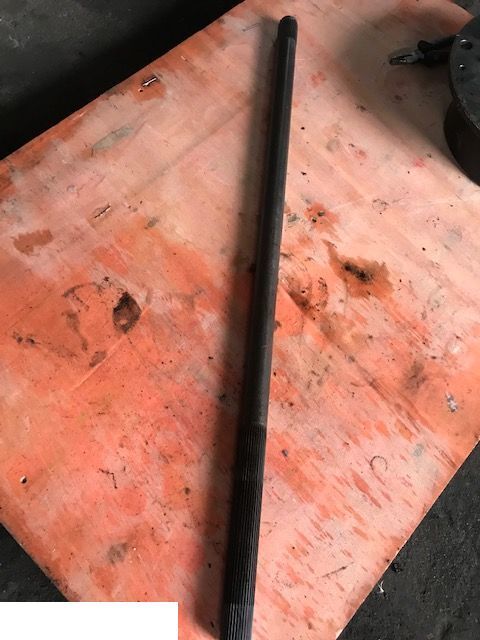 JCB 4CX - PÓŁOŚ MOSTU ~ TYŁ / L= 993 MM FREZY 33-33 - Semi eixo para Máquina de construção: foto 2 JCB 4CX - PÓŁOŚ MOSTU ~ TYŁ / L= 993 MM FREZY 33-33 - Semi eixo para Máquina de construção: foto 2