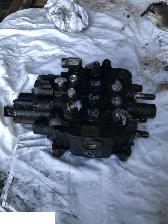 Válvula hidráulica para Retroescavadeira JCB 4CX -  Rozdzielacz: foto 8