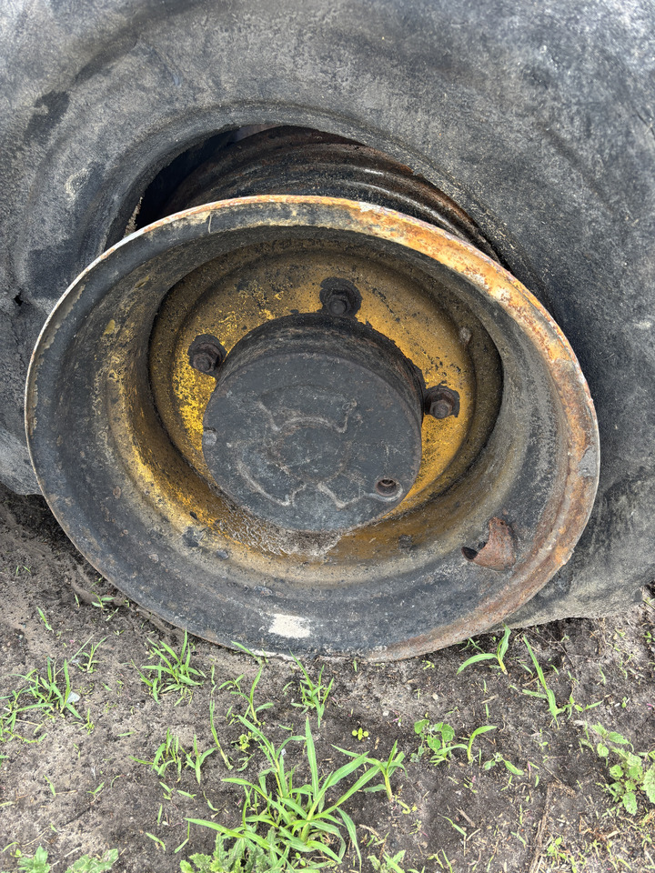 JCB 526 - felgi 24" nowy typ - Jante para Máquina agrícola: foto 1 JCB 526 - felgi 24" nowy typ - Jante para Máquina agrícola: foto 1