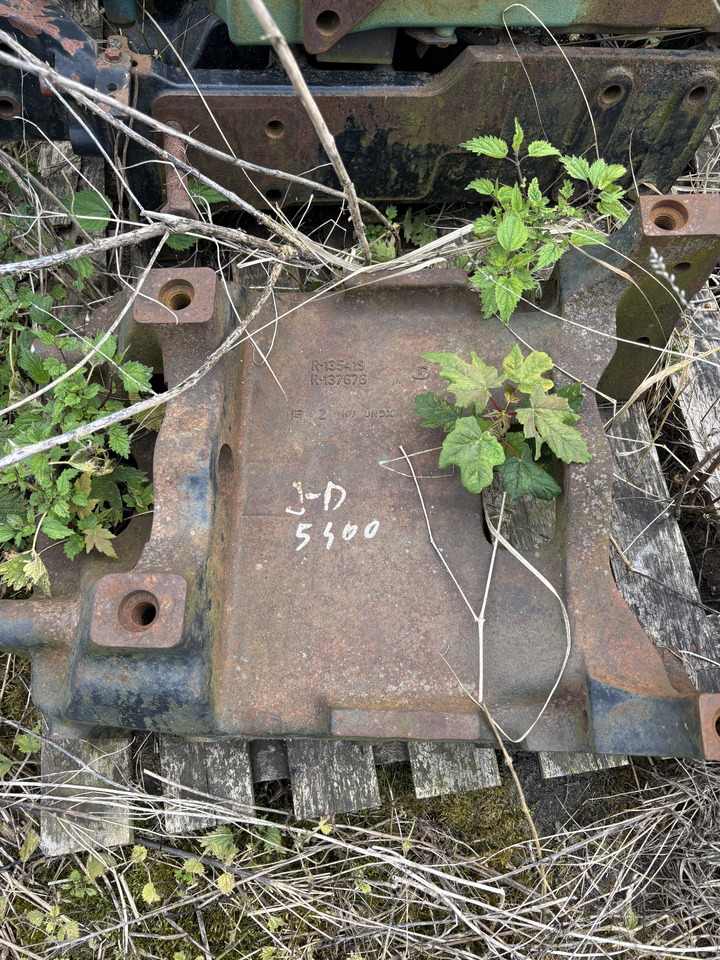 John Deere 5403 5415 5615 5715 5603 - support osi przedniej R135419 R137676 - Eixo dianteiro: foto 1 John Deere 5403 5415 5615 5715 5603 - support osi przedniej R135419 R137676 - Eixo dianteiro: foto 1