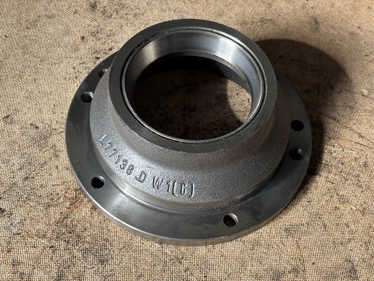 John Deere 6010 6110 6210 Obudowa Łożyska L77138 232615 - Engine bearing para Máquina agrícola: foto 1 John Deere 6010 6110 6210 Obudowa Łożyska L77138 232615 - Engine bearing para Máquina agrícola: foto 1