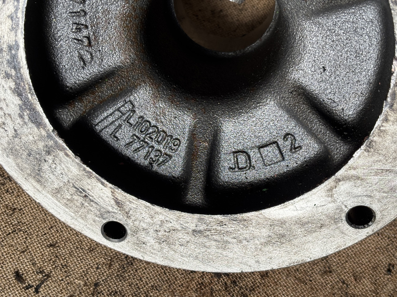 John Deere 6010 6110 6210 Pokrywa Łożyska Pierścień Łożysko L102019 AL112560 AL156506 - Engine bearing para Máquina agrícola: foto 4 John Deere 6010 6110 6210 Pokrywa Łożyska Pierścień Łożysko L102019 AL112560 AL156506 - Engine bearing para Máquina agrícola: foto 4