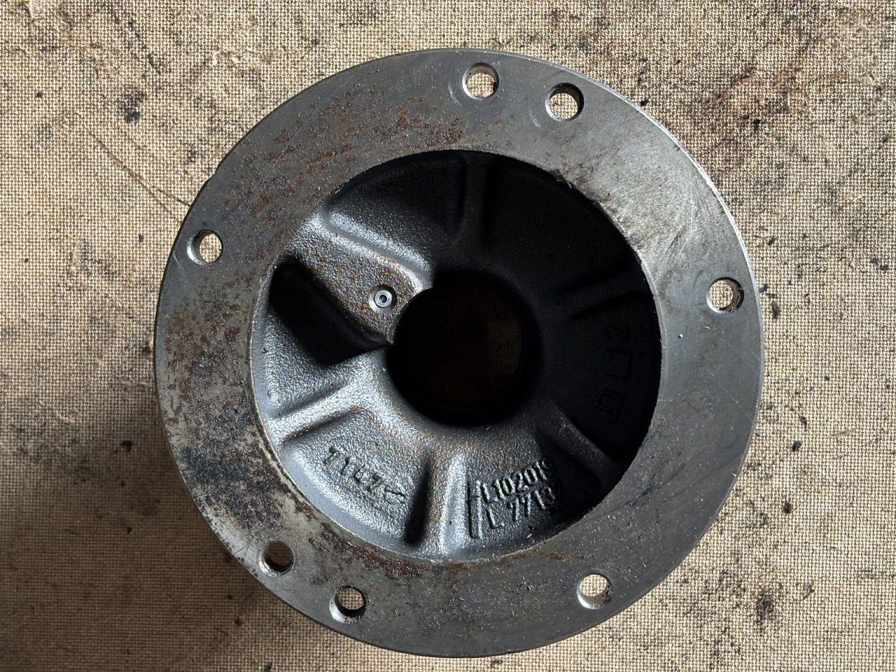 John Deere 6010 6110 6210 Pokrywa Łożyska Pierścień Łożysko L102019 AL112560 AL156506 - Engine bearing para Máquina agrícola: foto 3 John Deere 6010 6110 6210 Pokrywa Łożyska Pierścień Łożysko L102019 AL112560 AL156506 - Engine bearing para Máquina agrícola: foto 3