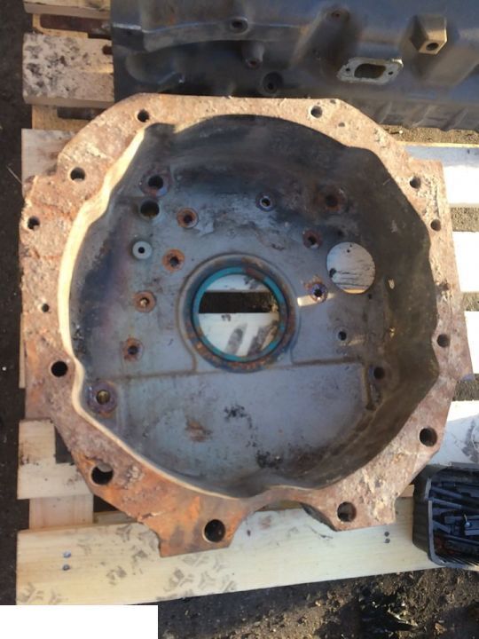 John Deere 6068 Obudowa R519485 - Colector de escape para Máquina agrícola: foto 1 John Deere 6068 Obudowa R519485 - Colector de escape para Máquina agrícola: foto 1