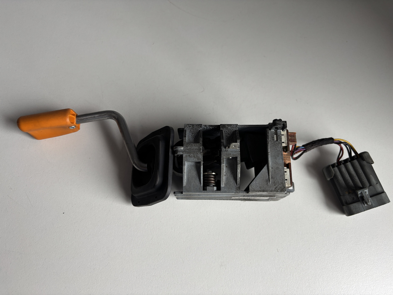 John Deere 6330 6430 7330 7430 - rewers przełącznik AL166431 - Sistema elétrico para Máquina agrícola: foto 1 John Deere 6330 6430 7330 7430 - rewers przełącznik AL166431 - Sistema elétrico para Máquina agrícola: foto 1