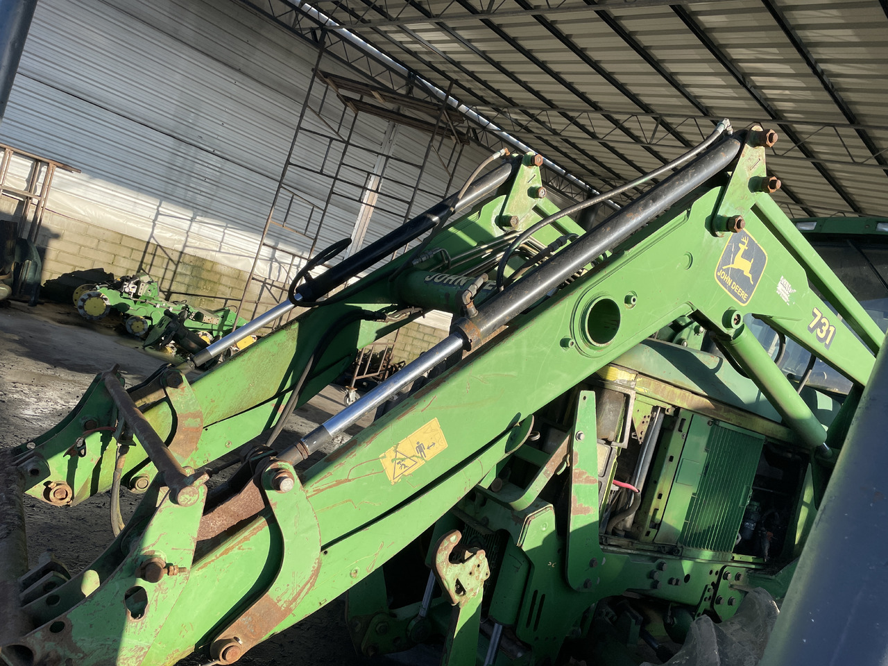 John Deere 6810 - przedni ładowacz TUR 731 - Carregador frontal para o trator: foto 2 John Deere 6810 - przedni ładowacz TUR 731 - Carregador frontal para o trator: foto 2