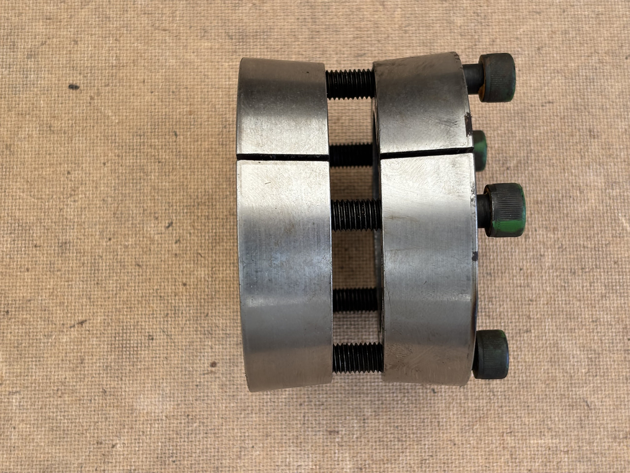 John Deere 8200 8400 8600 9600 Piasta koła pasowego głowicy tnącej AZ103733 - Cubo de roda para Máquina agrícola: foto 3 John Deere 8200 8400 8600 9600 Piasta koła pasowego głowicy tnącej AZ103733 - Cubo de roda para Máquina agrícola: foto 3