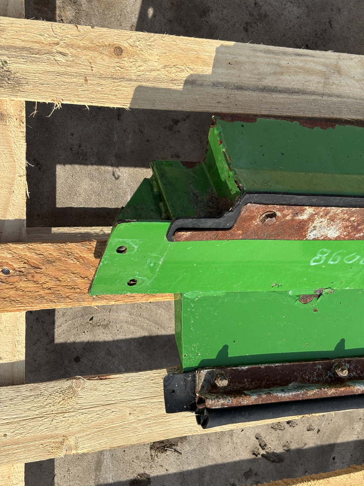 John Deere 8600 Kaptur Osłona Maska AXE46452 - Capô para Máquina agrícola: foto 2 John Deere 8600 Kaptur Osłona Maska AXE46452 - Capô para Máquina agrícola: foto 2