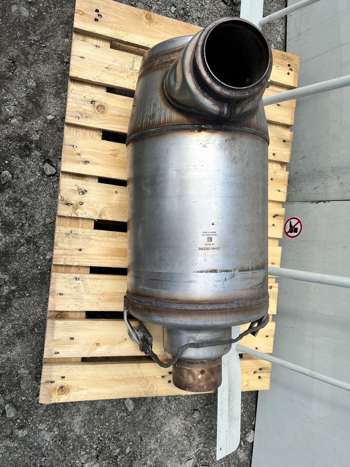 John Deere Katalizator DZ100798 - Conversor catalítico para Máquina agrícola: foto 1 John Deere Katalizator DZ100798 - Conversor catalítico para Máquina agrícola: foto 1