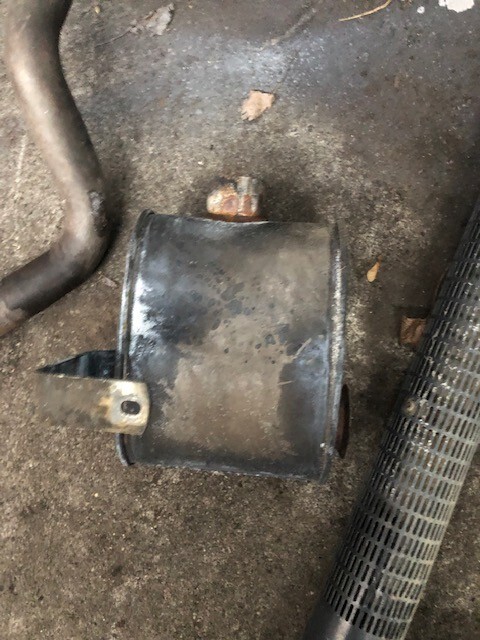 John Deere Tłumik - 6100 | 6200 | 6300 | 6400 - Silenciador para Máquina agrícola: foto 2 John Deere Tłumik - 6100 | 6200 | 6300 | 6400 - Silenciador para Máquina agrícola: foto 2