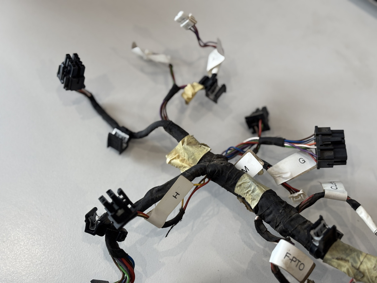 John Deere Wiązka Elektronika Kabli Podłokietnika NGOI MFTC AL222738 - Cables/ Wire harness para Máquina agrícola: foto 4 John Deere Wiązka Elektronika Kabli Podłokietnika NGOI MFTC AL222738 - Cables/ Wire harness para Máquina agrícola: foto 4