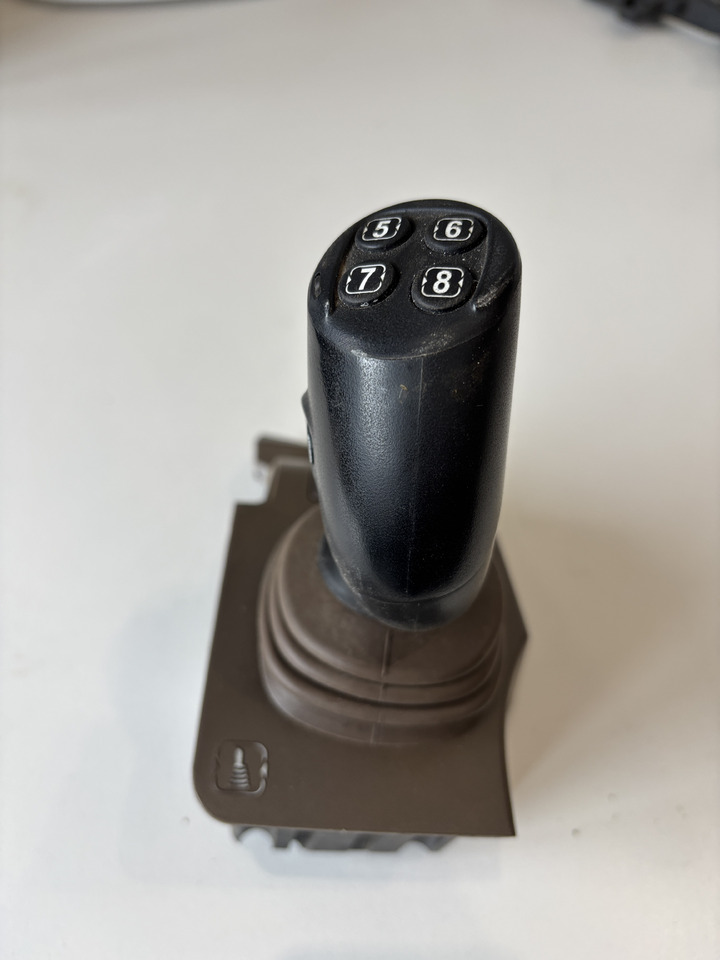 John Deere seria 6000 7000 8000 R - joystick 5-funkcyjny CommandARM RE573554 - Manete de mudanças para Máquina agrícola: foto 2 John Deere seria 6000 7000 8000 R - joystick 5-funkcyjny CommandARM RE573554 - Manete de mudanças para Máquina agrícola: foto 2