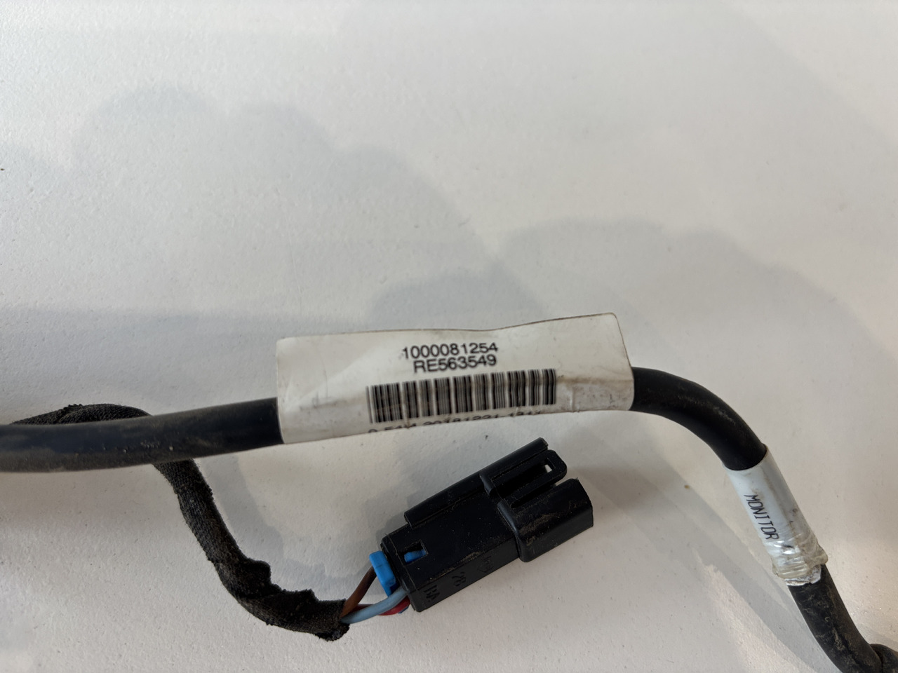 John Deere seria 6000 7000 8000 R - wiązka el. podłokietnika CommandARM RE566688 RE563549 - Cables/ Wire harness para Máquina agrícola: foto 1 John Deere seria 6000 7000 8000 R - wiązka el. podłokietnika CommandARM RE566688 RE563549 - Cables/ Wire harness para Máquina agrícola: foto 1