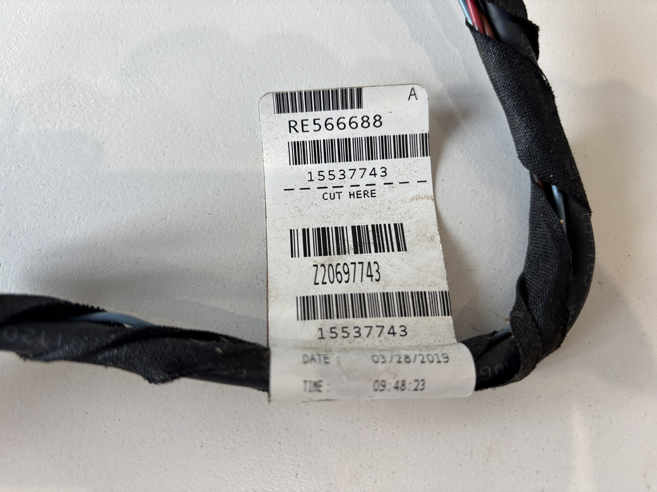 John Deere seria 6000 7000 8000 R - wiązka el. podłokietnika CommandARM RE566688 RE563549 - Cables/ Wire harness para Máquina agrícola: foto 2 John Deere seria 6000 7000 8000 R - wiązka el. podłokietnika CommandARM RE566688 RE563549 - Cables/ Wire harness para Máquina agrícola: foto 2