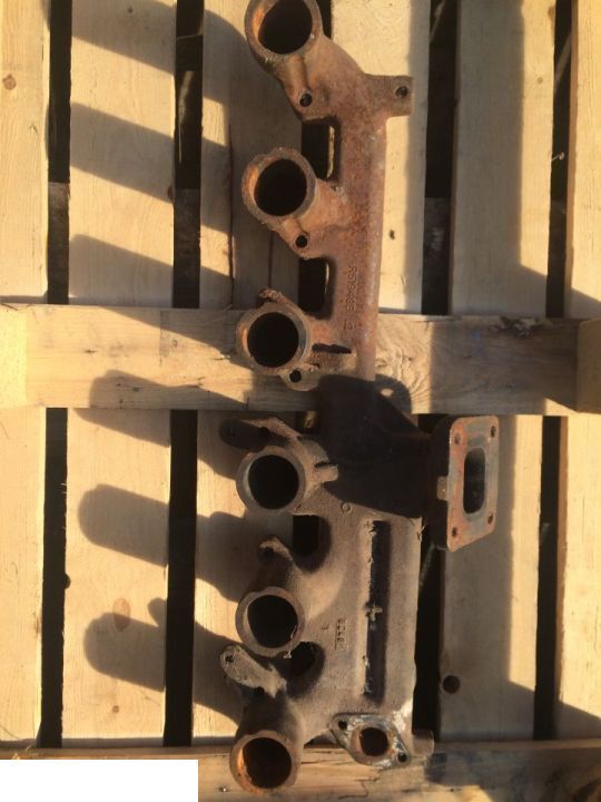 Kolektor Wydechowy John Deere R519485 - Colector de escape para Máquina agrícola: foto 3 Kolektor Wydechowy John Deere R519485 - Colector de escape para Máquina agrícola: foto 3